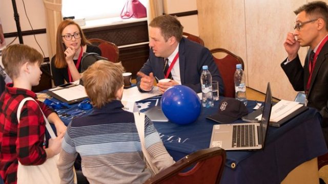 Нужно ли менять школу